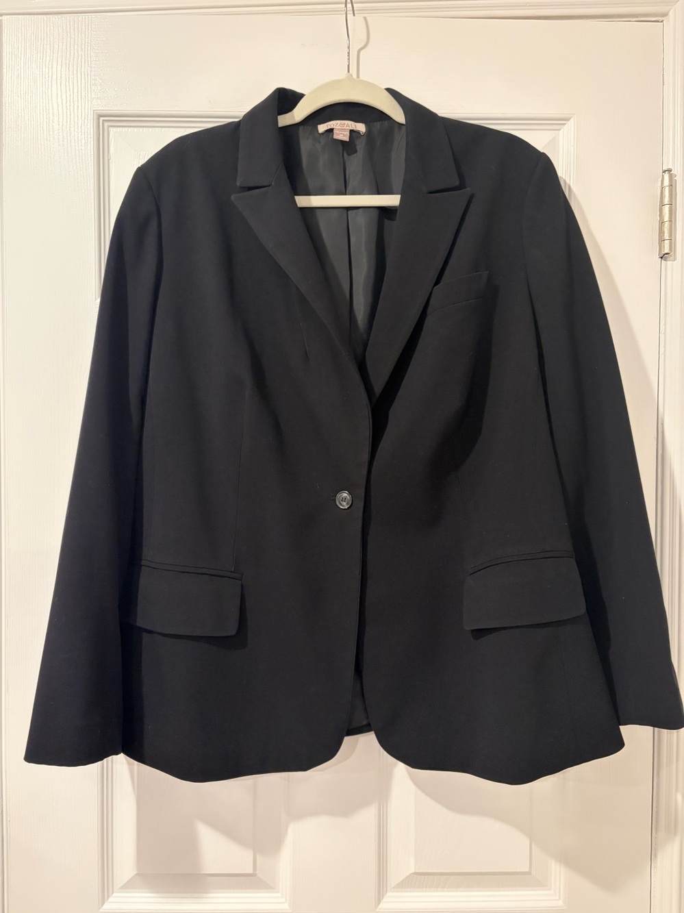 Roz & Ali Black Women's Single-Button Blazer